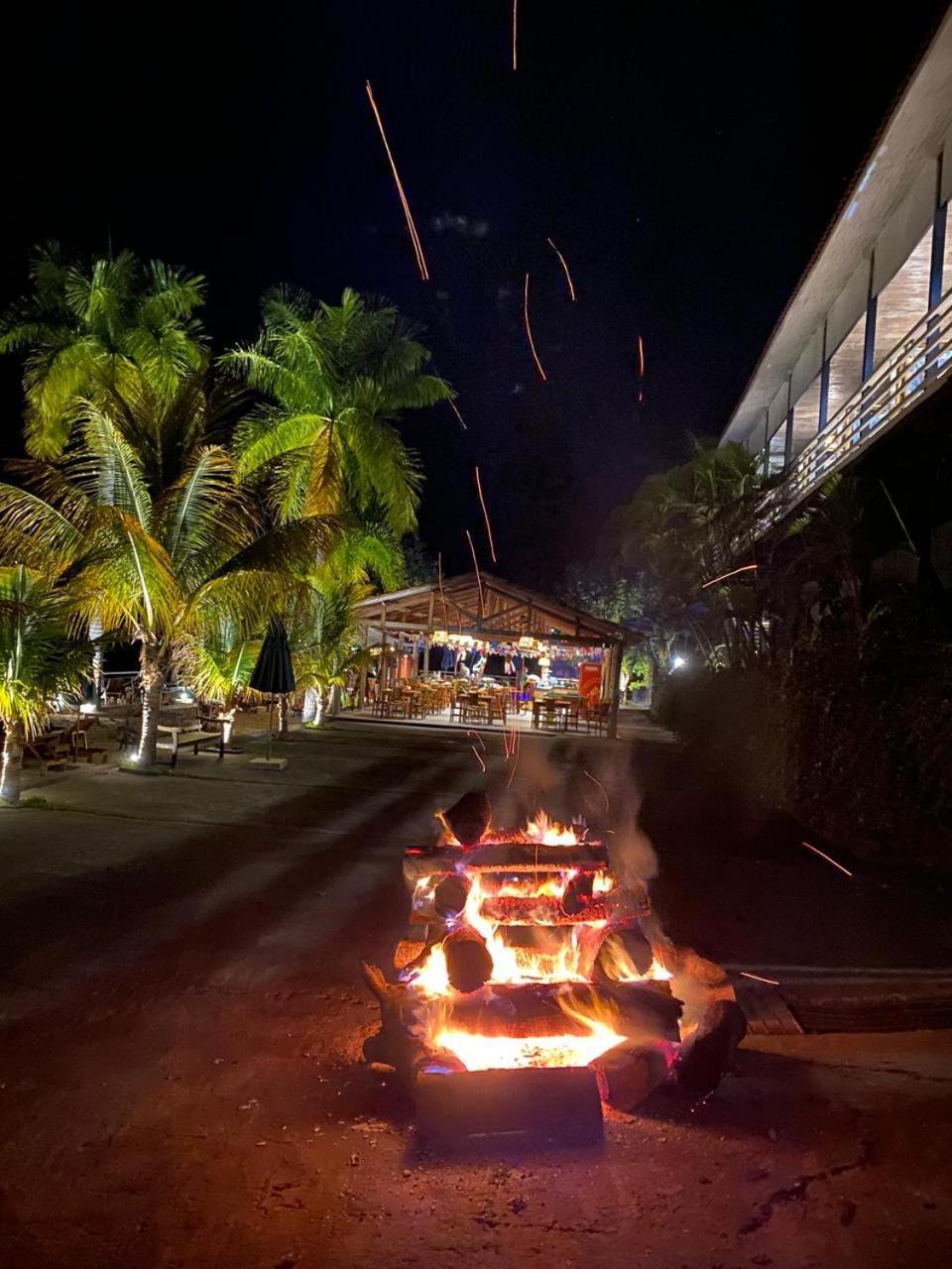Pousada Piratas Do Barro Branco Pedregulho Exterior foto